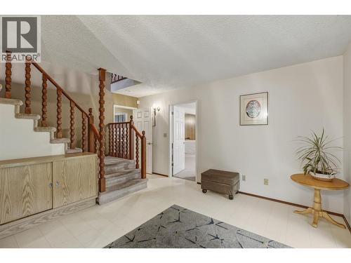 2480 Valleyview Drive, Kamloops, BC - Indoor Photo Showing Other Room