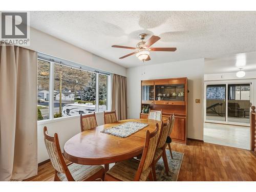 2480 Valleyview Drive, Kamloops, BC - Indoor Photo Showing Dining Room