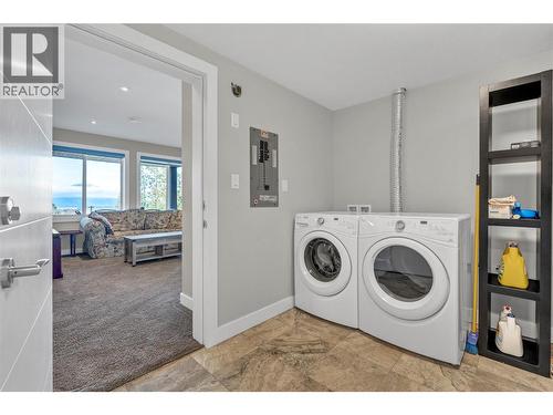 186 Avery Place, Penticton, BC - Indoor Photo Showing Laundry Room