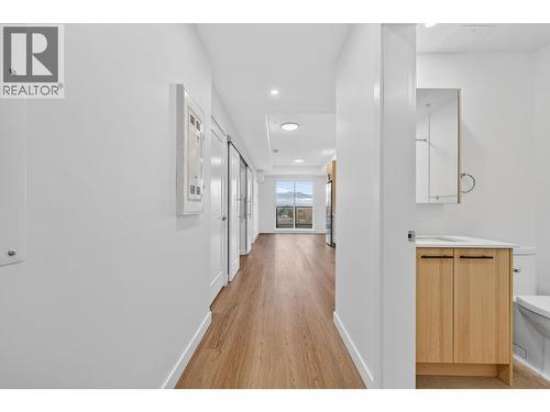 foyer - 1380 Pridham Avenue Unit# 505, Kelowna, BC - Indoor Photo Showing Other Room