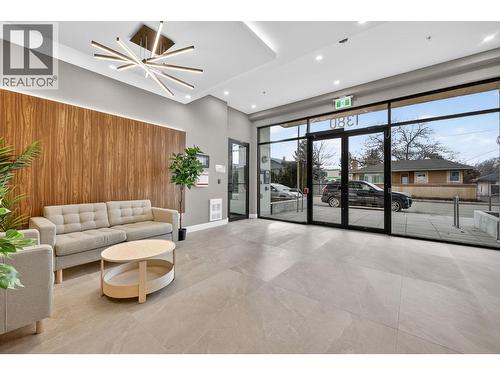 building foyer - 1380 Pridham Avenue Unit# 505, Kelowna, BC - Indoor Photo Showing Other Room