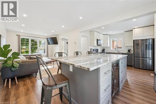 334 Daniel Cres, Elora, ON - Indoor Photo Showing Kitchen With Upgraded Kitchen