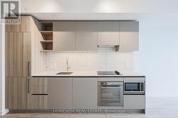 LPH15 - 55 MERCER STREET  Toronto, ON M5V 3W2