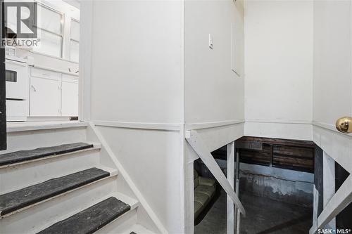 843 Argyle Street, Regina, SK - Indoor