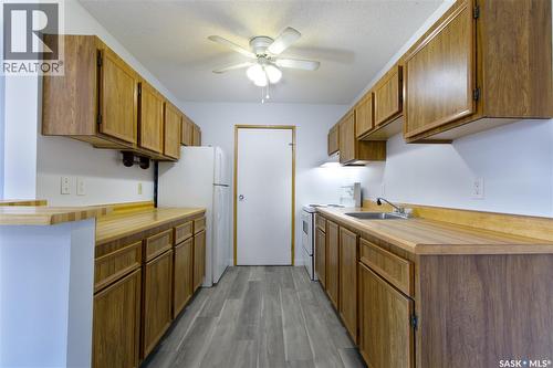 209 2931 Harding Street, Regina, SK - Indoor Photo Showing Kitchen