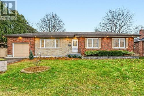 590 Cumberland Avenue, Burlington, ON - Outdoor
