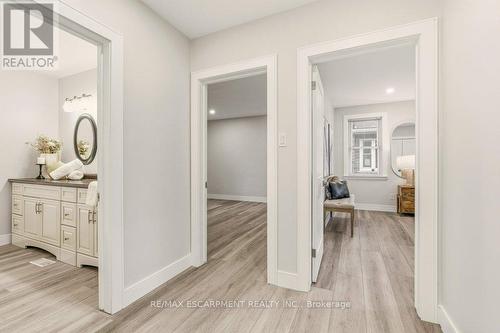 590 Cumberland Avenue, Burlington, ON - Indoor Photo Showing Other Room