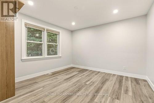 590 Cumberland Avenue, Burlington, ON - Indoor Photo Showing Other Room