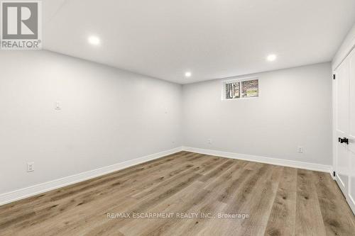 590 Cumberland Avenue, Burlington, ON - Indoor