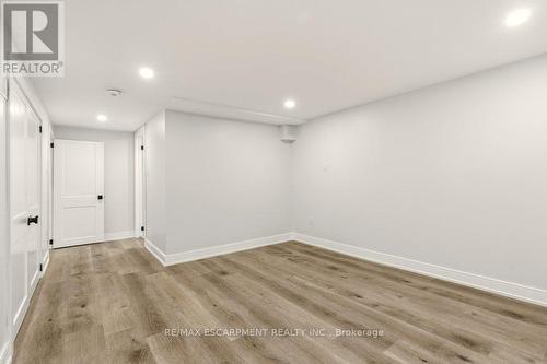 590 Cumberland Avenue, Burlington, ON - Indoor Photo Showing Other Room