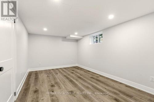 590 Cumberland Avenue, Burlington, ON - Indoor