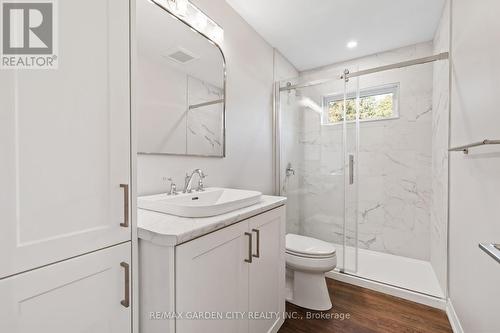34 Kenworth Drive, St. Catharines (Carlton/Bunting), ON - Indoor Photo Showing Bathroom