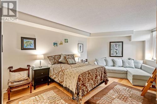 Spacious primary bedroom - 103 - 555 Wilbrod Street, Ottawa, ON - Indoor Photo Showing Bedroom