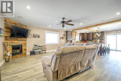 2191 Concession 2 Road, Amherstburg, ON - Indoor Photo Showing Living Room With Fireplace