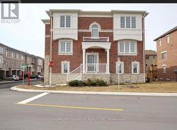 2 ABERCOVE CLOSE  Brampton, ON L6Y 6E6