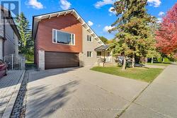 116 BURNETT AVENUE  Toronto, ON M2N 1V5