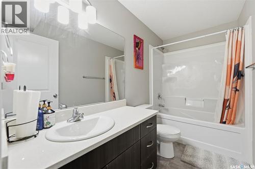 213 110 Akhtar Bend, Saskatoon, SK - Indoor Photo Showing Bathroom