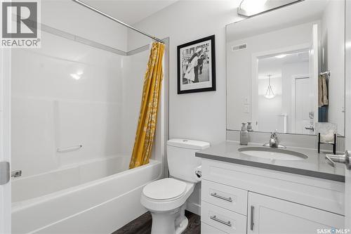 4034 Centennial Drive, Saskatoon, SK - Indoor Photo Showing Bathroom