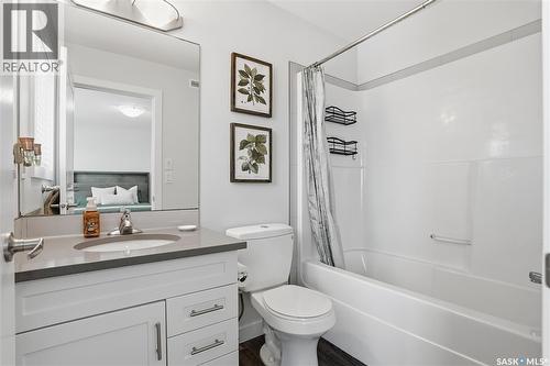 4034 Centennial Drive, Saskatoon, SK - Indoor Photo Showing Bathroom