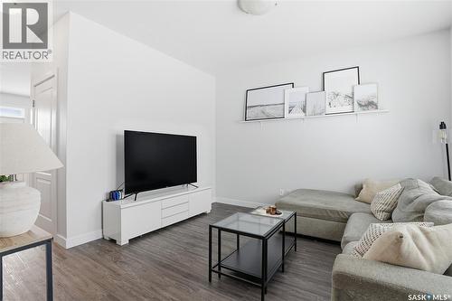 4034 Centennial Drive, Saskatoon, SK - Indoor Photo Showing Living Room