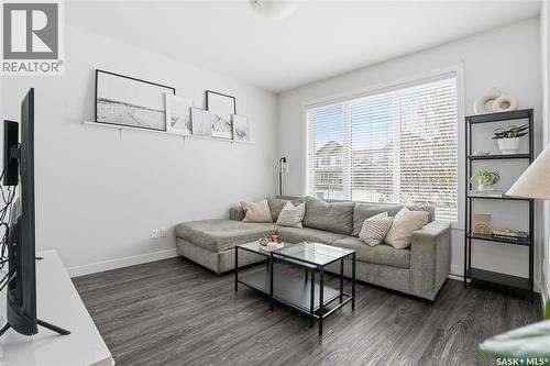 4034 Centennial Drive, Saskatoon, SK - Indoor Photo Showing Living Room