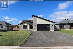 24 Noah DR  Sault Ste. Marie, ON P6C 6E6