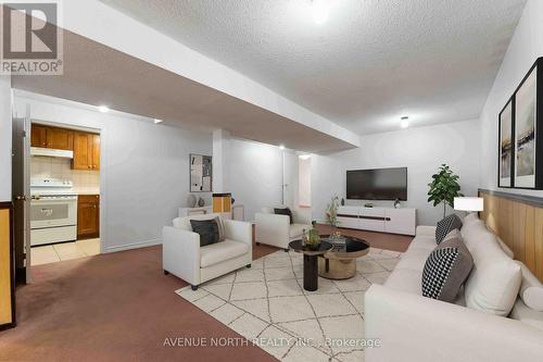 2178 Erinbrook Crescent, Ottawa, ON - Indoor Photo Showing Living Room