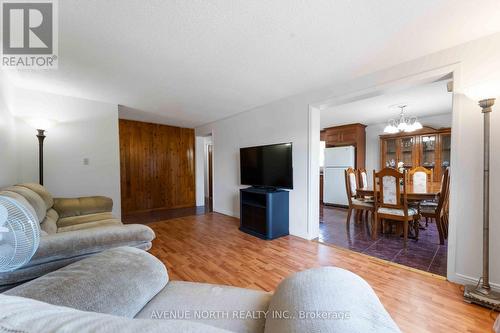 2178 Erinbrook Crescent, Ottawa, ON - Indoor Photo Showing Living Room
