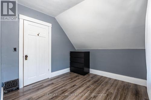 52 Connaught Avenue N, Hamilton, ON - Indoor Photo Showing Other Room