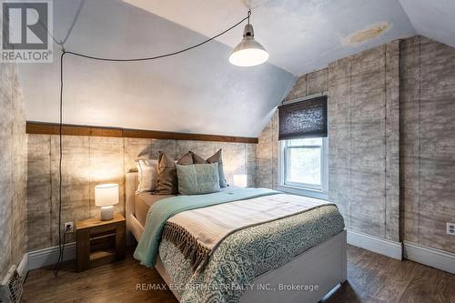 52 Connaught Avenue N, Hamilton, ON - Indoor Photo Showing Bedroom