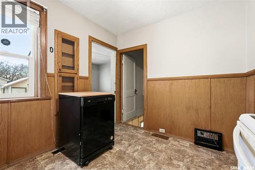 1320 Athol Street, Regina, SK - Indoor
