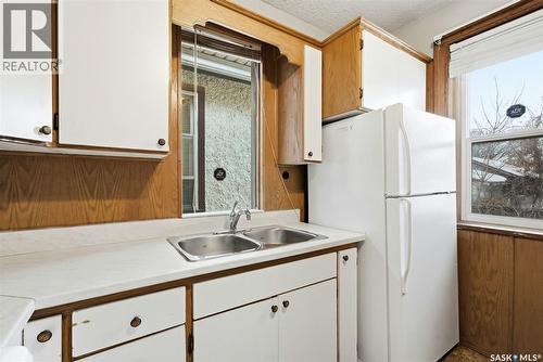 1320 Athol Street, Regina, SK - Indoor Photo Showing Kitchen With Double Sink
