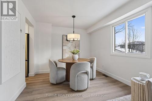 47 - 30 Clarendon Crescent, London South (South P), ON - Indoor Photo Showing Dining Room