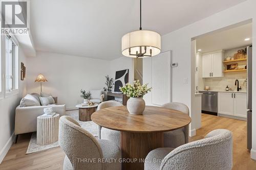 47 - 30 Clarendon Crescent, London South (South P), ON - Indoor Photo Showing Dining Room