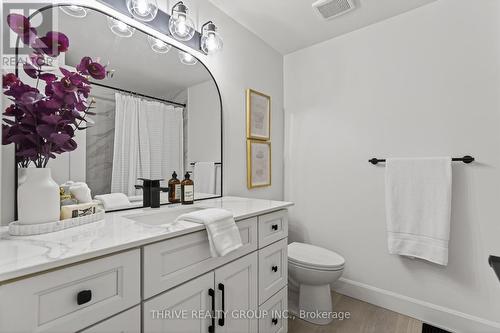 47 - 30 Clarendon Crescent, London South (South P), ON - Indoor Photo Showing Bathroom
