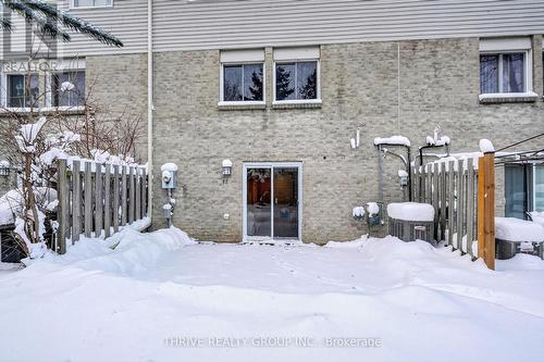 47 - 30 Clarendon Crescent, London South (South P), ON - Outdoor