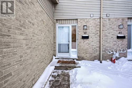 47 - 30 Clarendon Crescent, London South (South P), ON - Outdoor