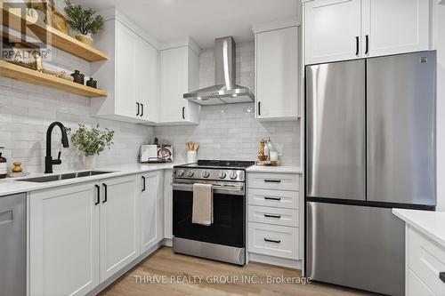 47 - 30 Clarendon Crescent, London South (South P), ON - Indoor Photo Showing Kitchen With Upgraded Kitchen