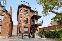 2 - 201 MACLAREN STREET  Ottawa, ON K2P 0L4