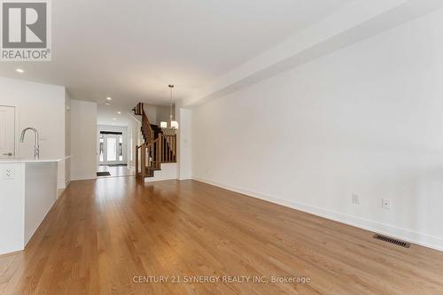 254 Finsbury Avenue, Ottawa, ON - Indoor