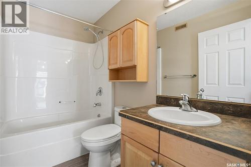 7902 Thrush Street, Regina, SK - Indoor Photo Showing Bathroom