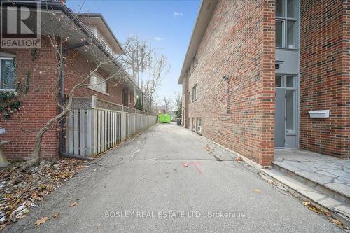 24 Oakwood Avenue, Mississauga, ON - Outdoor