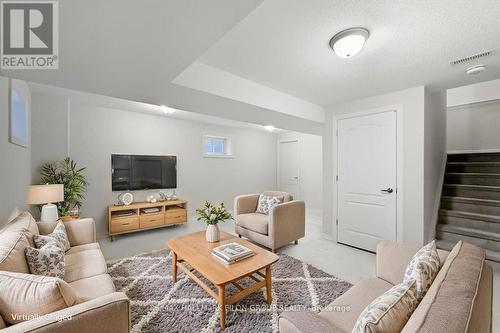 504 Loury Row, Ottawa, ON - Indoor Photo Showing Living Room