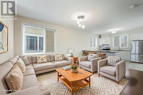 504 Loury Row, Ottawa, ON - Indoor Photo Showing Living Room