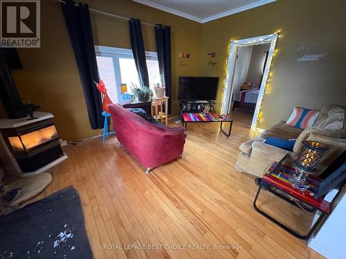 86 Dymond Crescent, Temiskaming Shores (New Liskeard), ON - Indoor Photo Showing Living Room With Fireplace