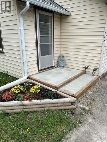 115 1St Street E, Leader, SK - Outdoor With Exterior