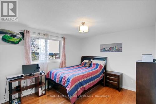 35 Trenholme Crescent, Hamilton, ON - Indoor Photo Showing Bedroom