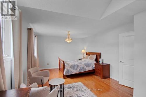35 Trenholme Crescent, Hamilton, ON - Indoor Photo Showing Bedroom