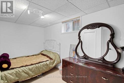 35 Trenholme Crescent, Hamilton, ON - Indoor Photo Showing Bedroom