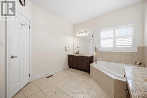 5221 Adobe Court, Mississauga, ON - Indoor Photo Showing Bathroom